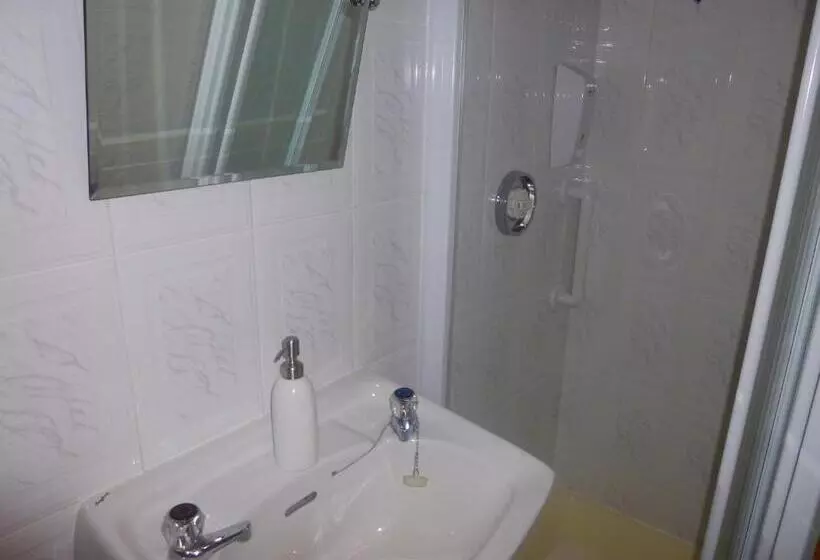 The Ocean Wave Bed & Breakfast