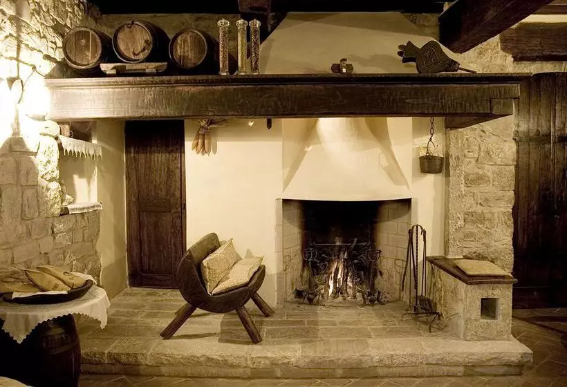 Bed and Breakfast Castellare De Noveschi Resort