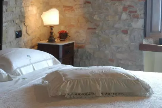 Bed and Breakfast Castellare De Noveschi Resort