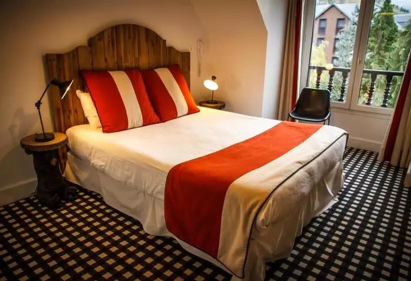 Отель Hôtel Mir