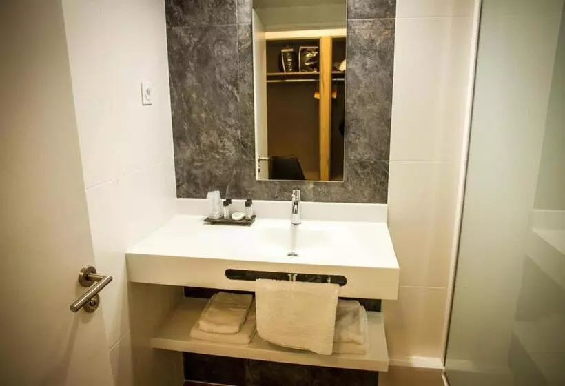 Отель Hôtel Mir