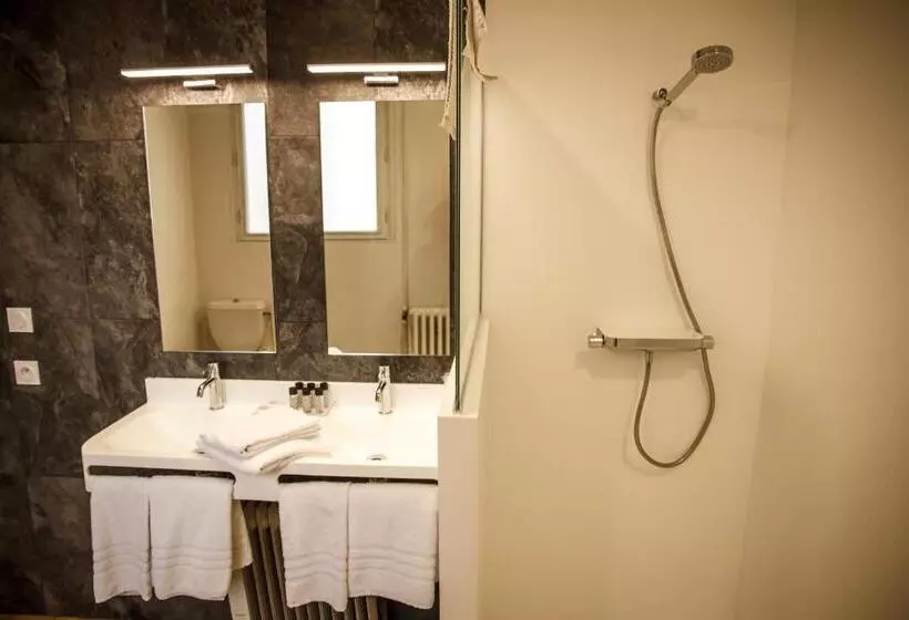 Отель Hôtel Mir