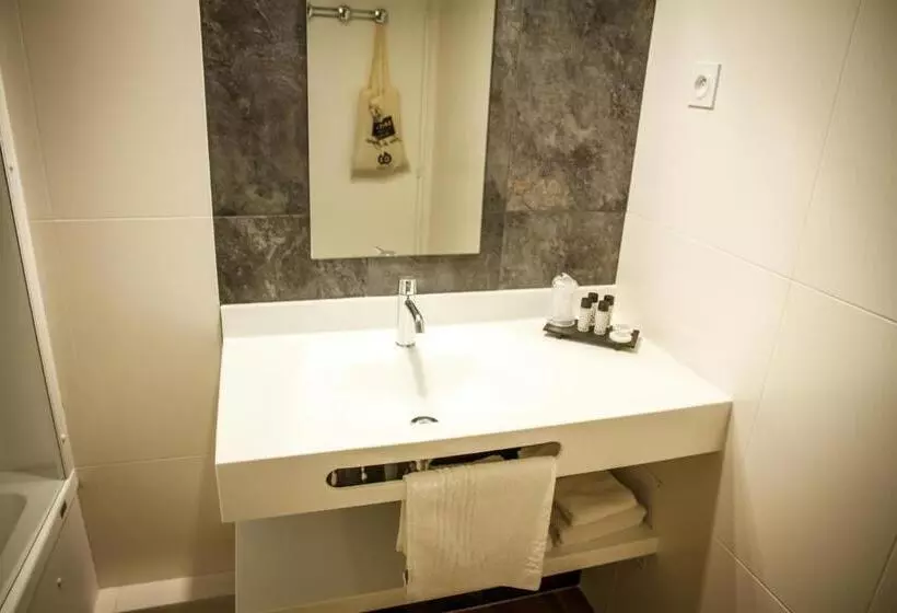 Отель Hôtel Mir