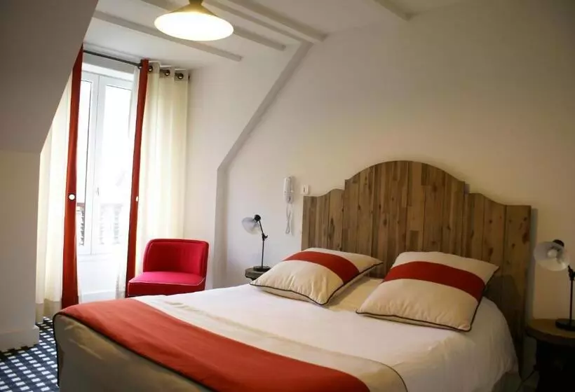 Отель Hôtel Mir