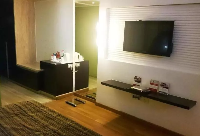 Hotel Ramada By Wyndham Navi Mumbai