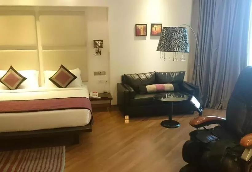 Hotel Ramada By Wyndham Navi Mumbai