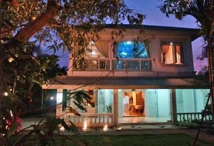 فندق The Legend Maeklong