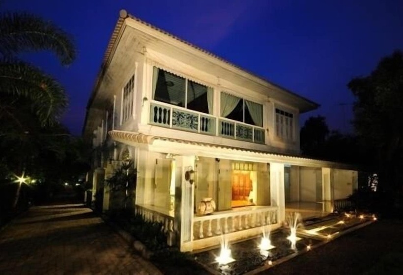 فندق The Legend Maeklong