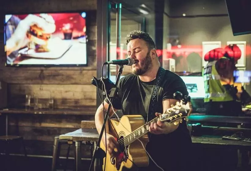 فندق صغير St Christopher S Inn Shepherd S Bush