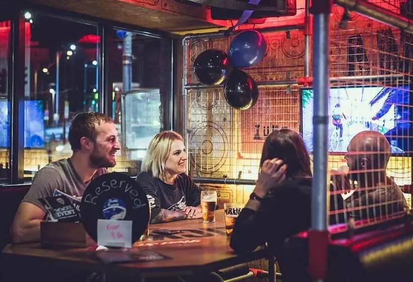 فندق صغير St Christopher S Inn Shepherd S Bush