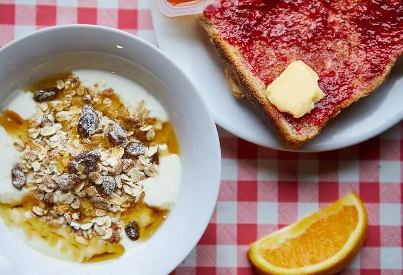 فندق صغير St Christopher S Inn Shepherd S Bush