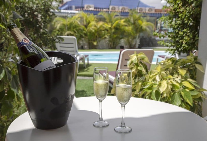 Beach Boys Boutique Resort - Gay Men Only