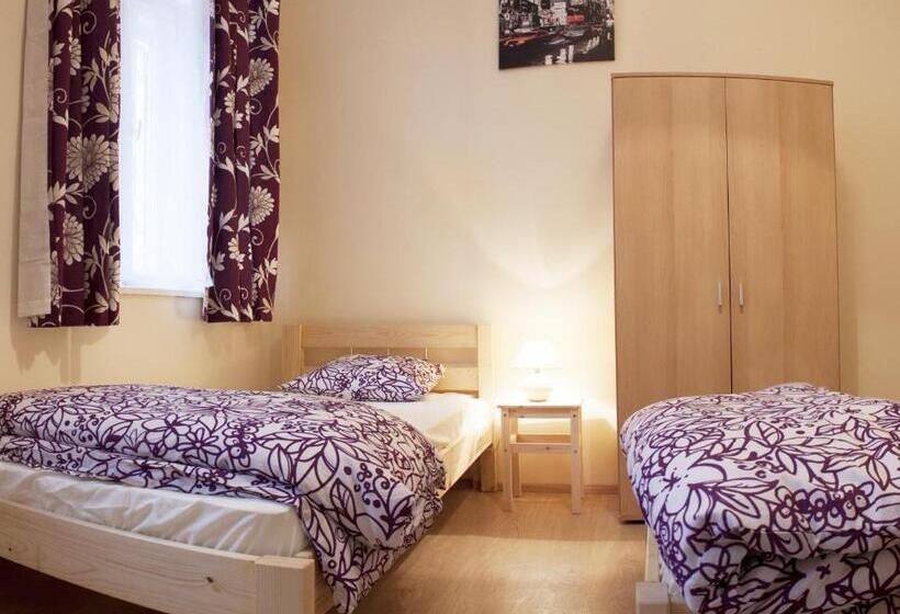 פונדק Garden House