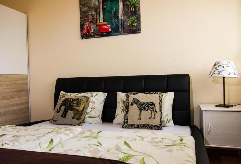 פונדק Garden House