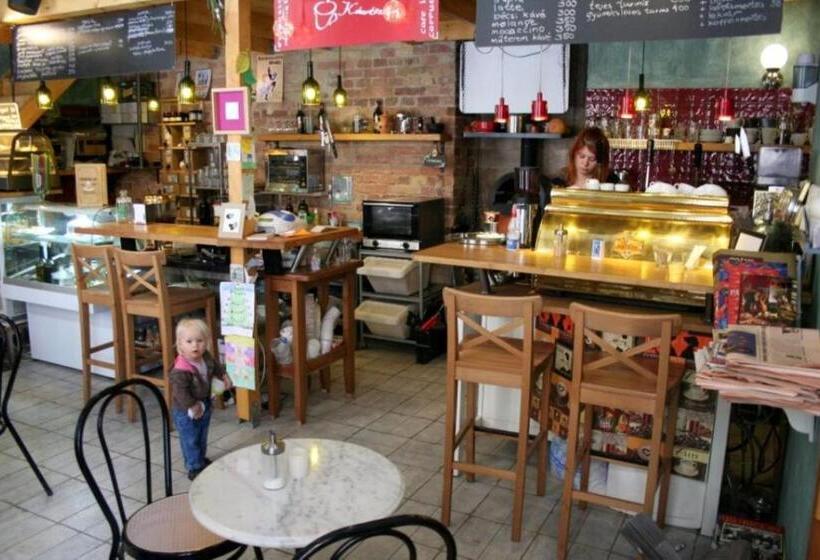 פונדק Garden House