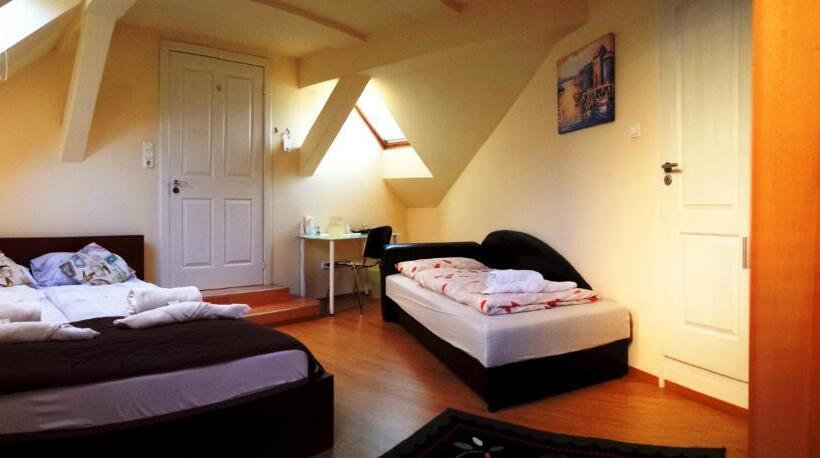 פונדק Garden House