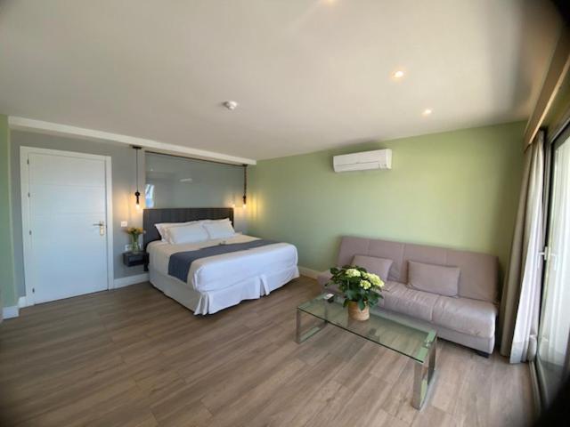 مسافرخانه H Boutique La Caleta Bay