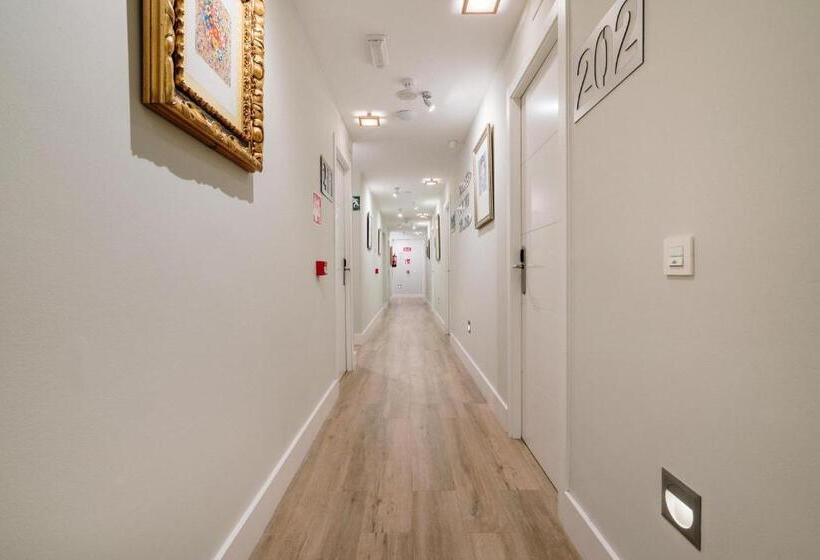 مسافرخانه H Boutique La Caleta Bay