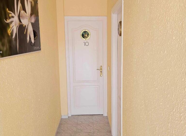 簡易ホテル Marazul by Fitzgeralds