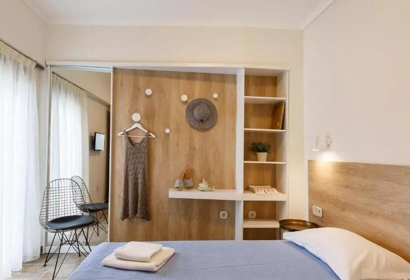 Отель Marialena