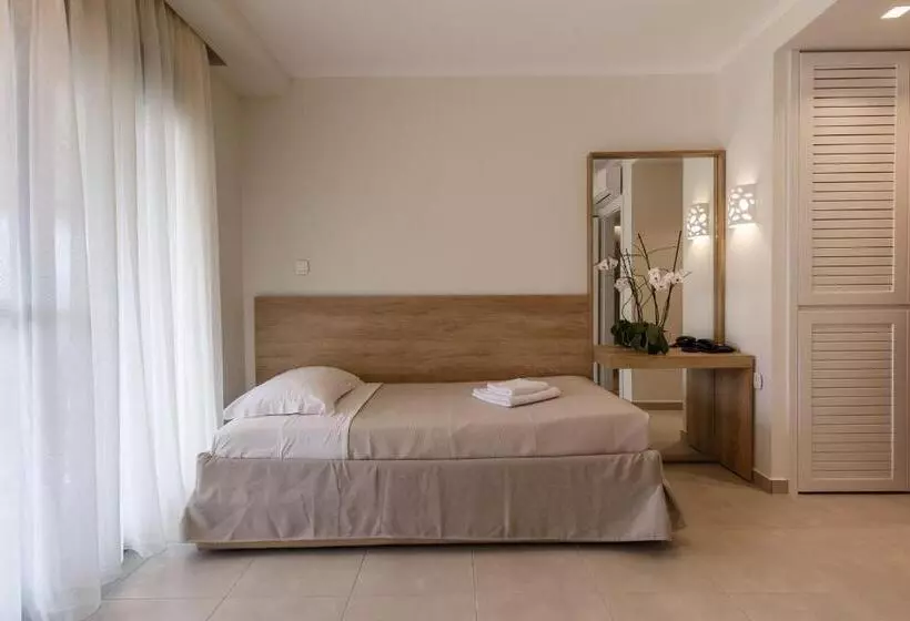 Отель Marialena