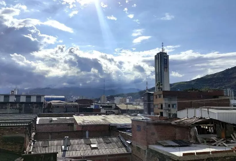 Hostel Econotel Colours Cali