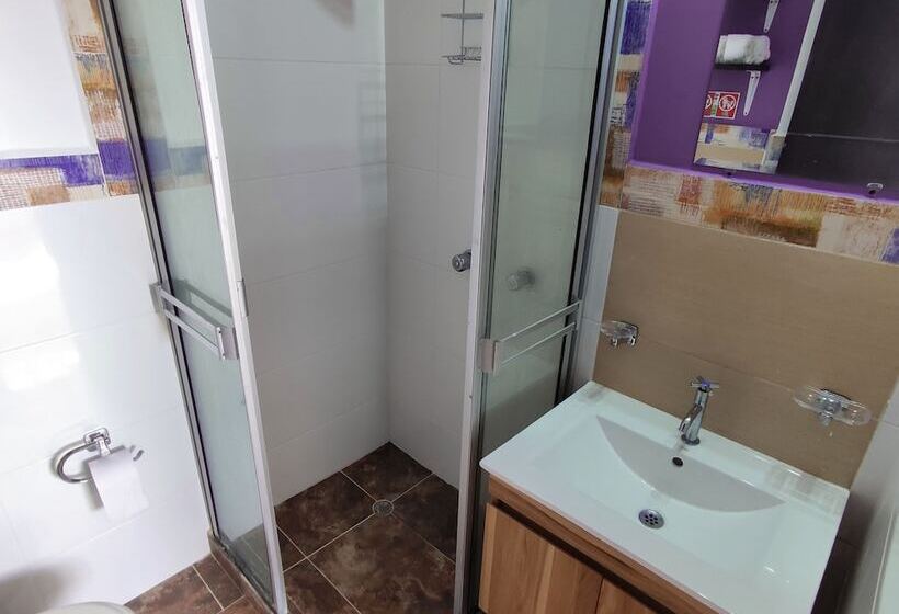 Hostel Econotel Colours Cali