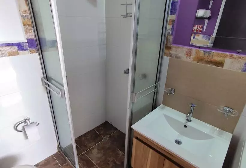 Hostel Econotel Colours Cali