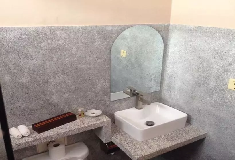 Anise Hotel & Restaurant