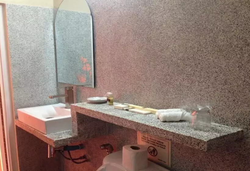 Anise Hotel & Restaurant