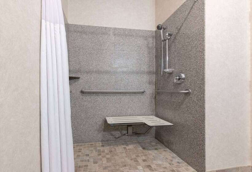 ホテル Baymont By Wyndham Pratt