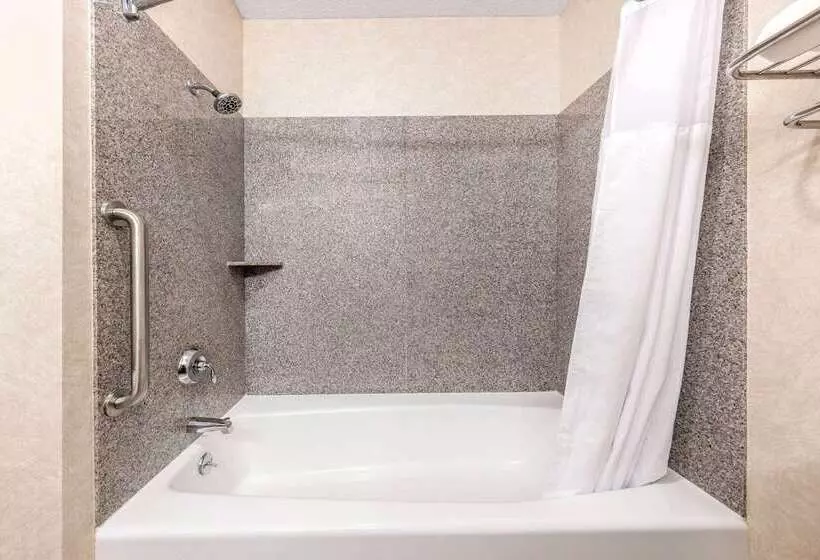 בית מלון כפרי Baymont By Wyndham Pratt