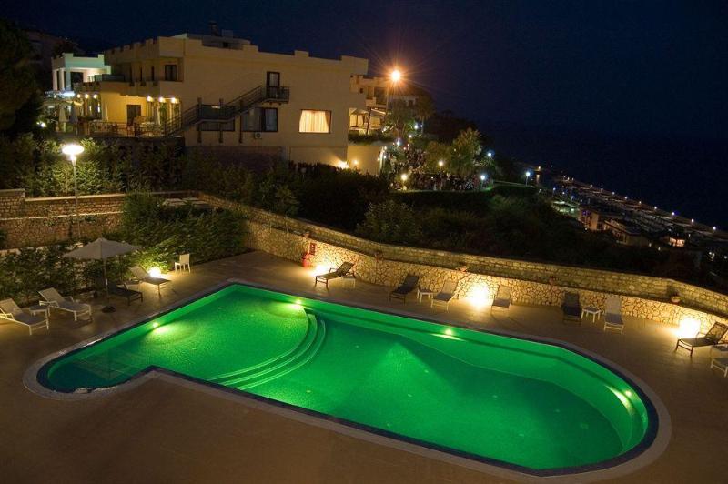 בית מלון כפרי Bouganville Palace