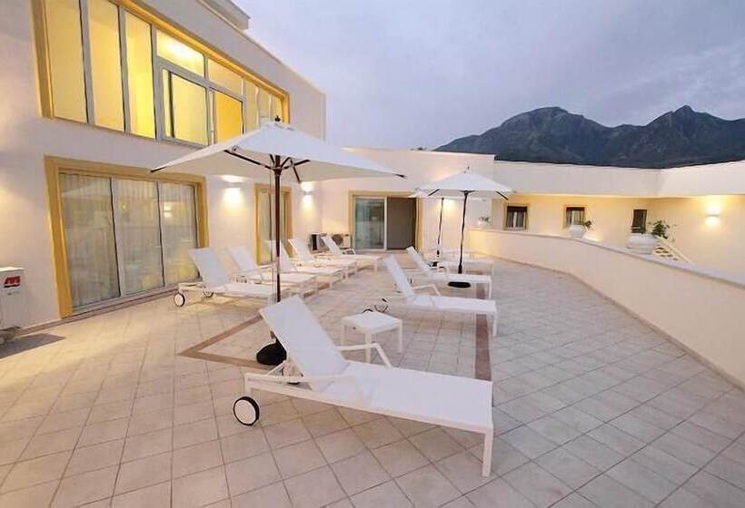 בית מלון כפרי Bouganville Palace