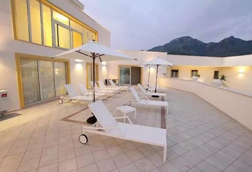 Отель Bouganville Palace