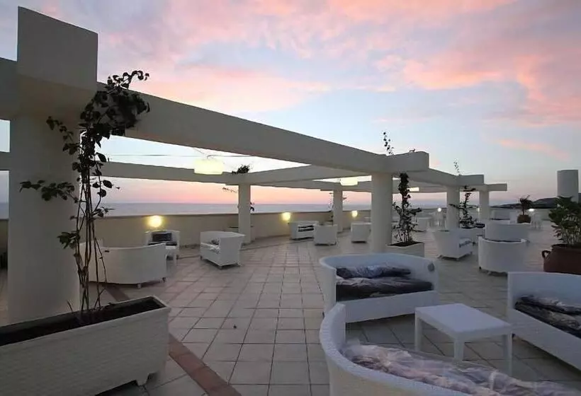 Отель Bouganville Palace