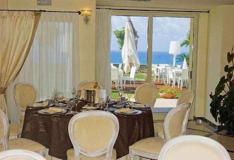 בית מלון כפרי Bouganville Palace