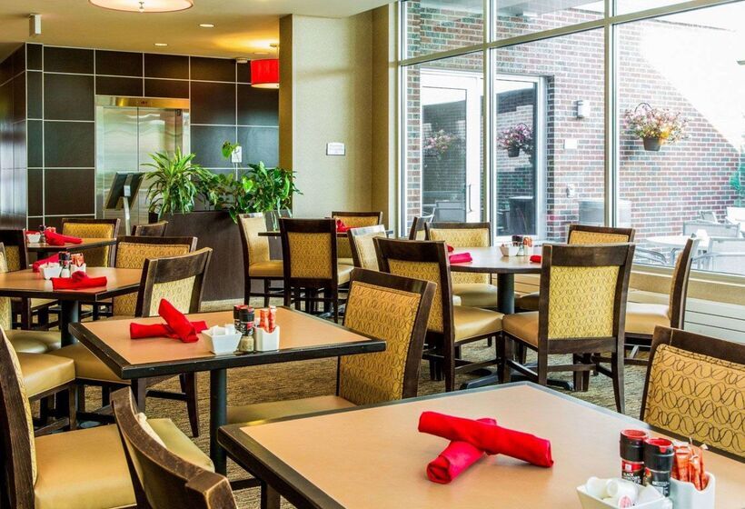 Cambria Hotel Traverse City