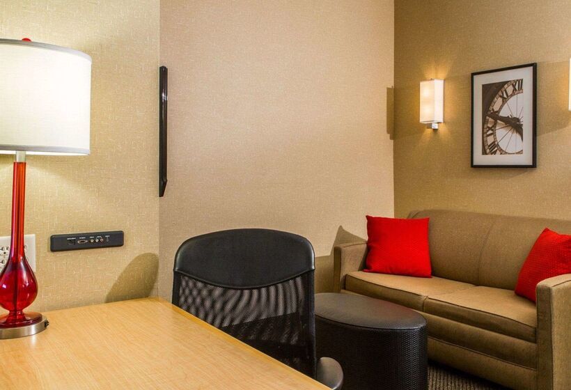 Cambria Hotel Traverse City