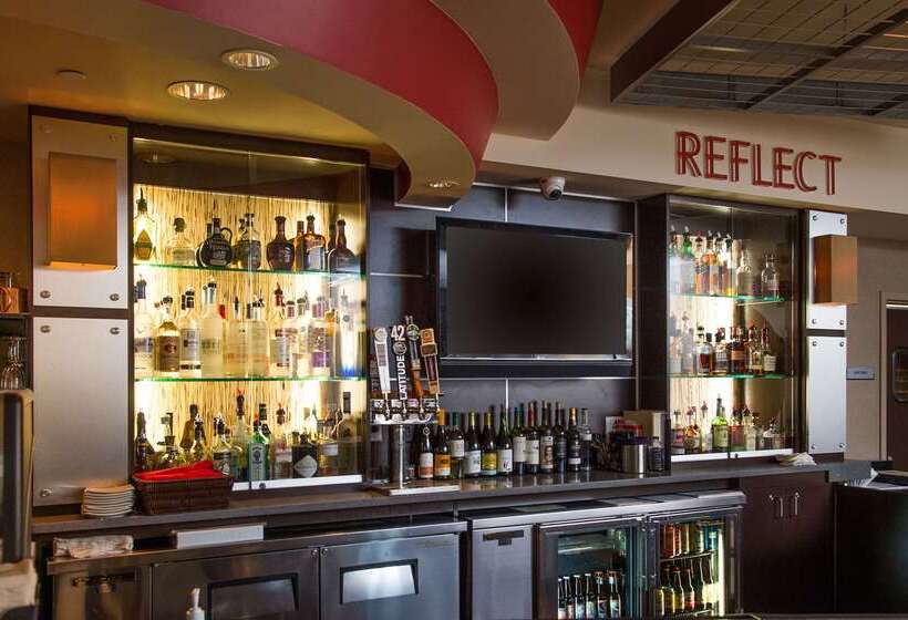 Cambria Hotel Traverse City