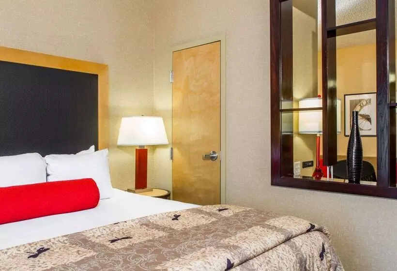 Cambria Hotel Traverse City