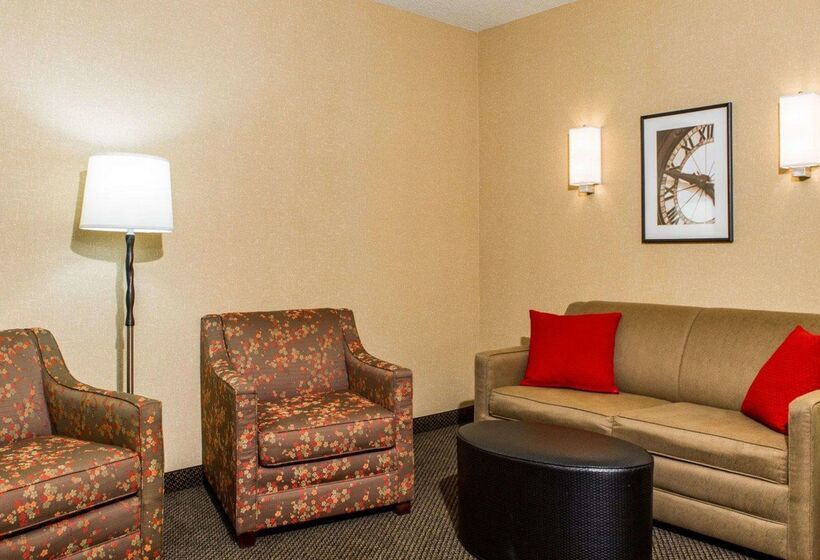 Cambria Hotel Traverse City