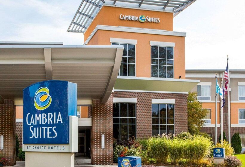 Cambria Hotel Traverse City