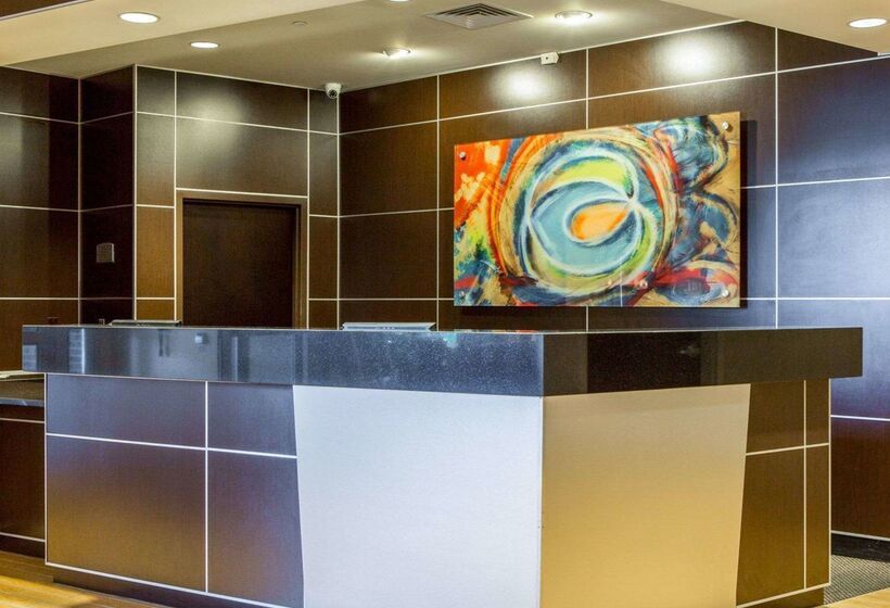 Cambria Hotel Traverse City