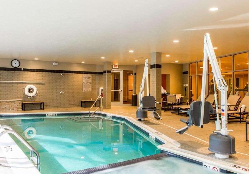 Cambria Hotel Traverse City