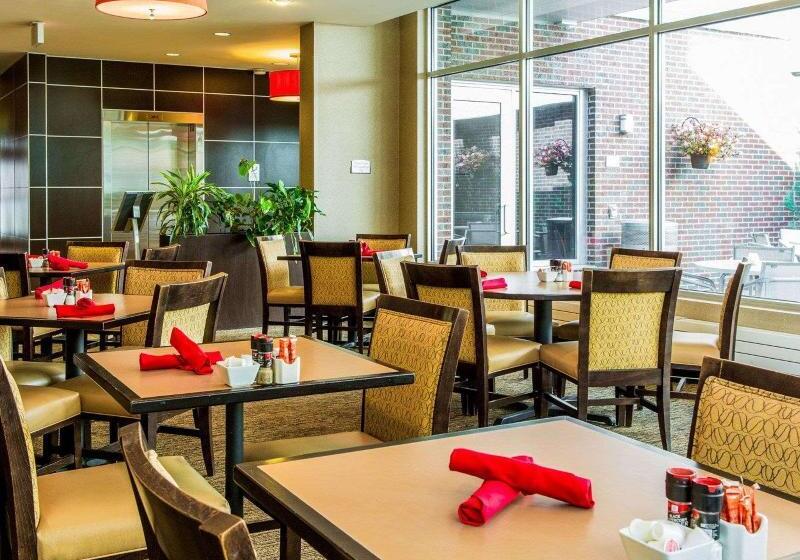 Cambria Hotel Traverse City