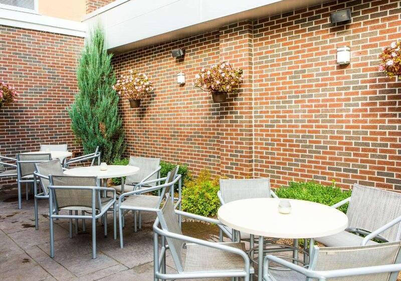 Cambria Hotel Traverse City