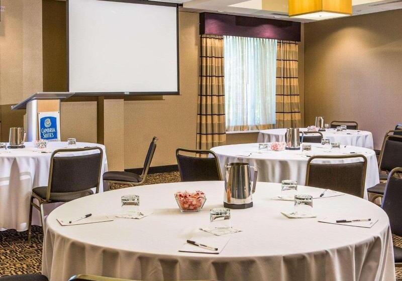 Cambria Hotel Traverse City