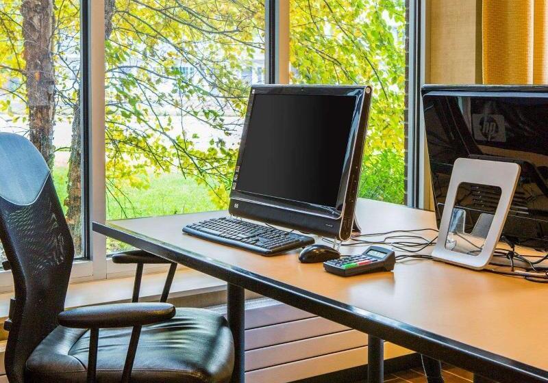 Cambria Hotel Traverse City