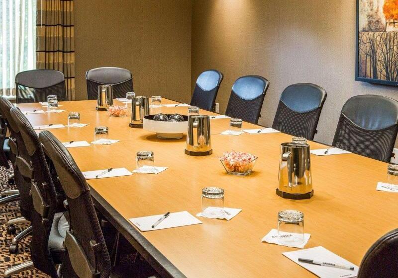 Cambria Hotel Traverse City